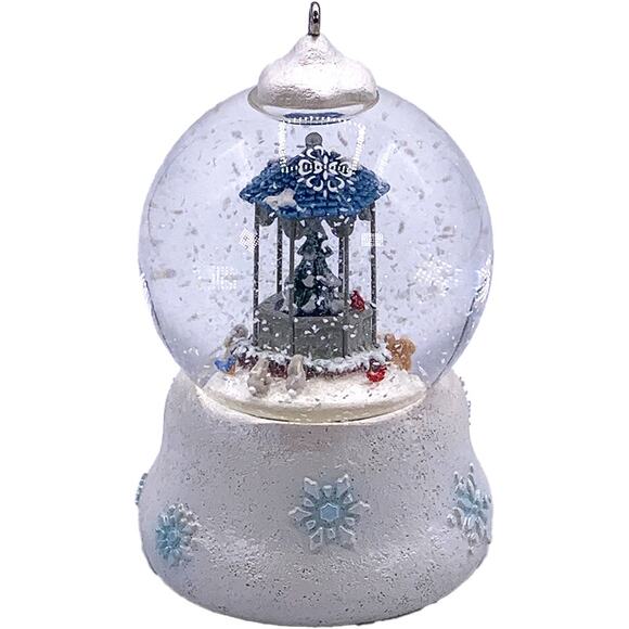 Hallmark Keepsake 2007 Gathering of Friends Winter Wonderland Ornament in Box - Picture 3 of 5